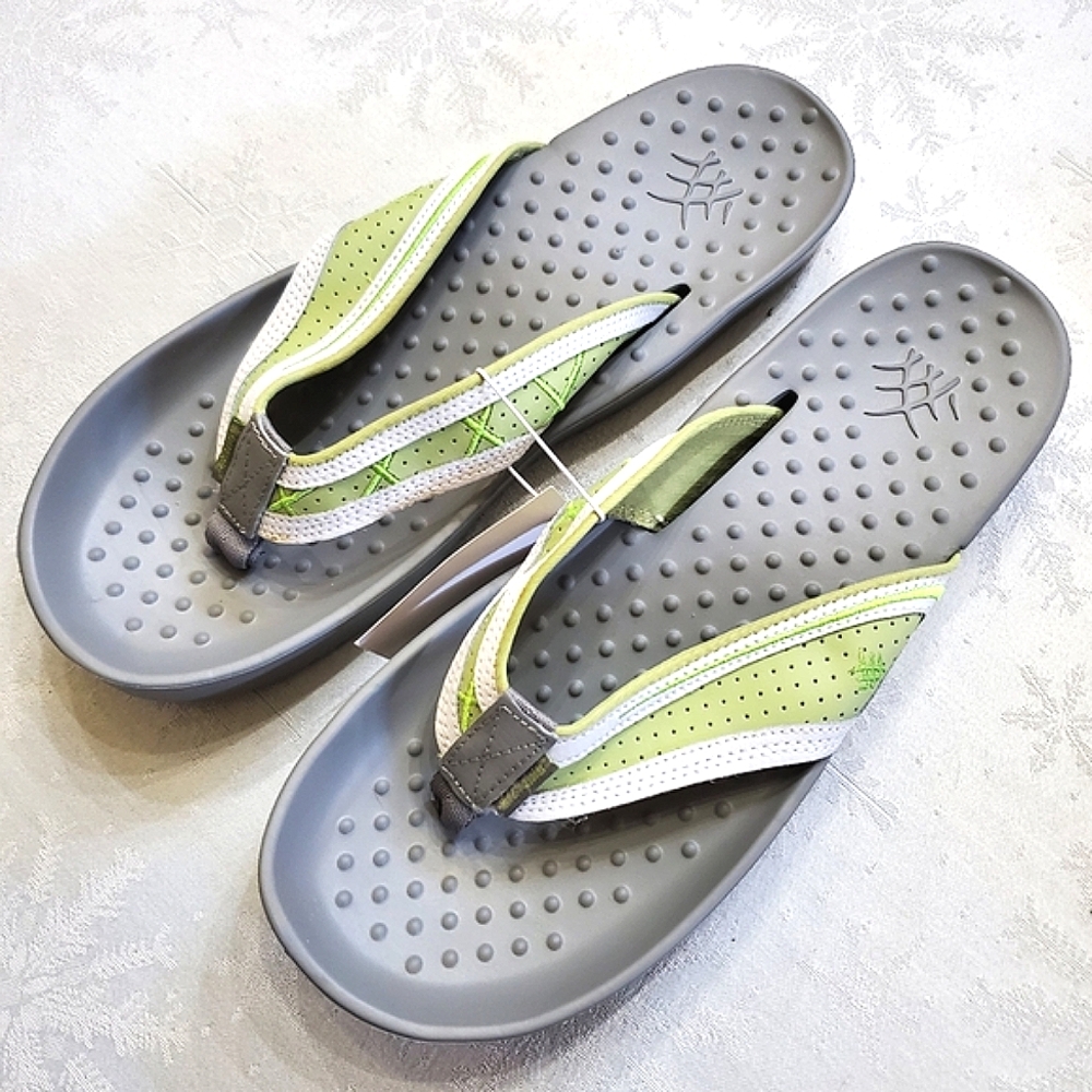 New Terrasoles Green White Grey Flip Flops Soft Sole Sandals Women's Size 11